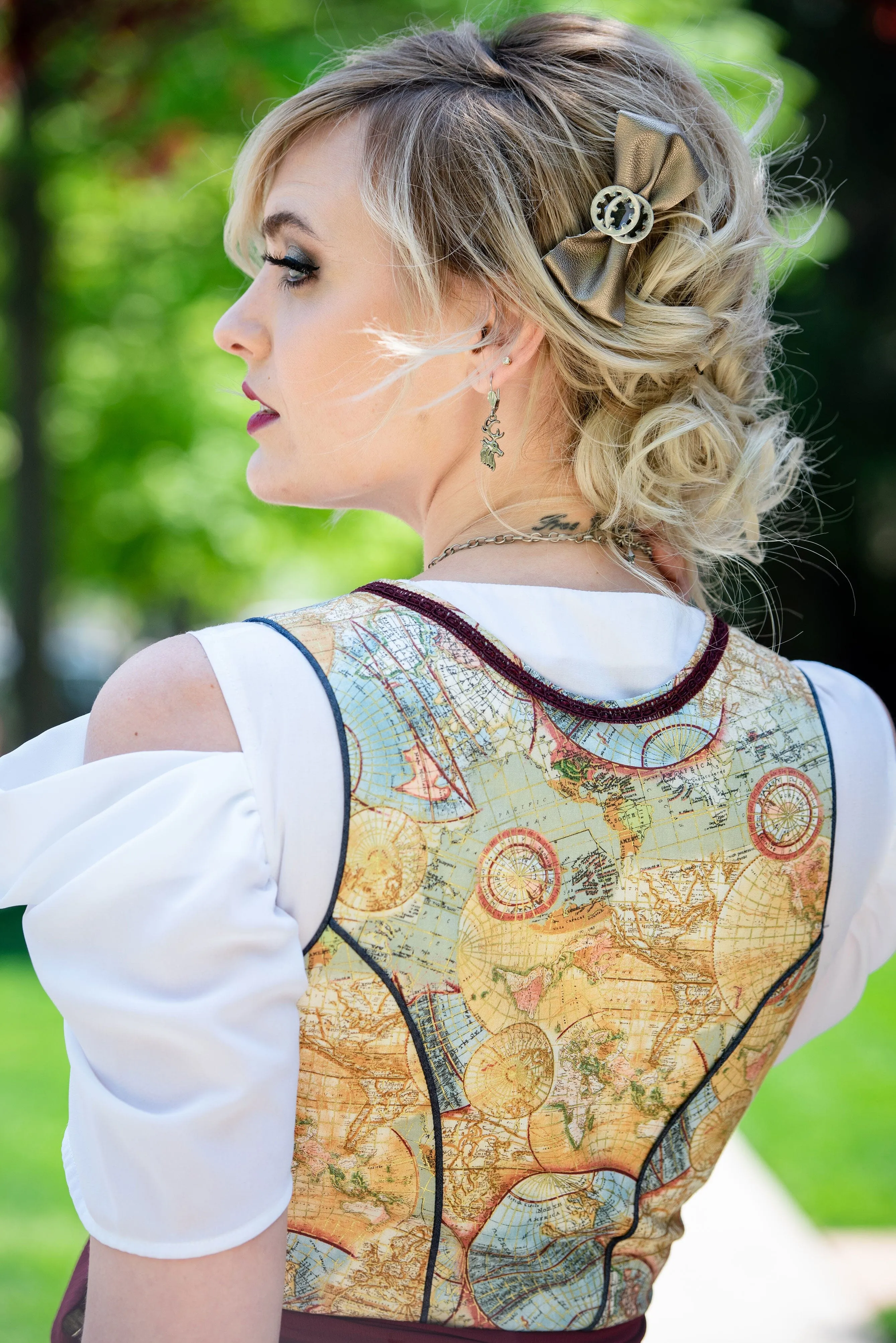 Globe Trotter Dirndl