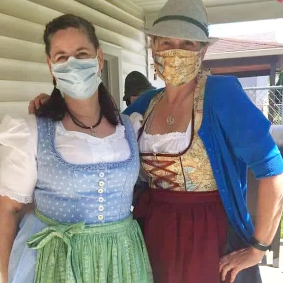 Globe Trotter Dirndl