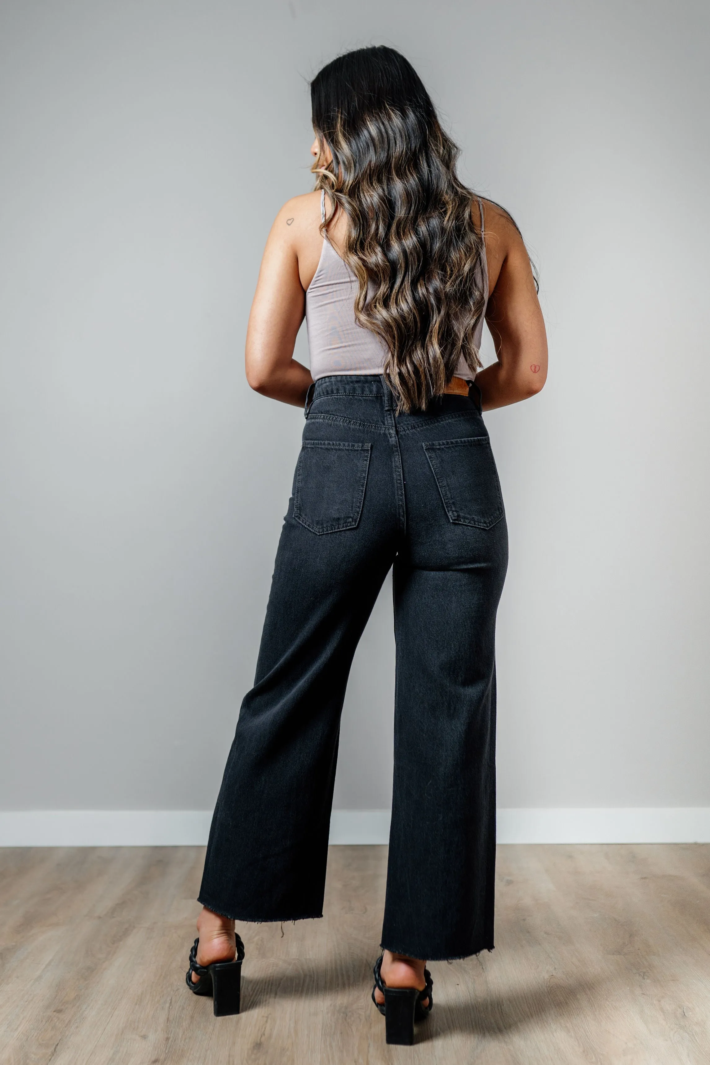 Noemi's Wide Leg Crop