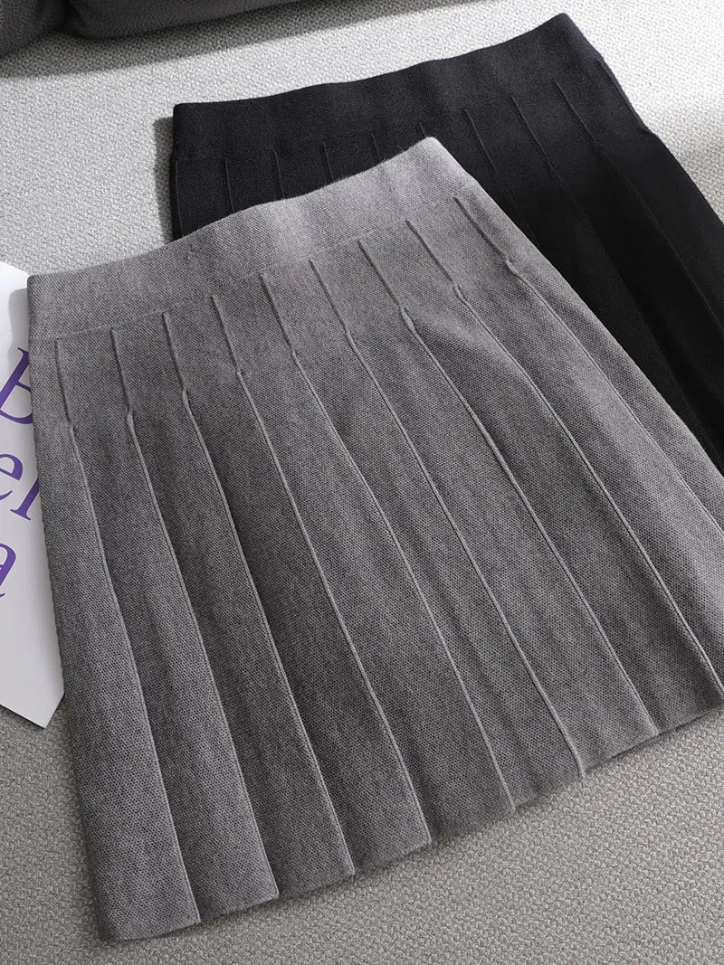Pleated mini skirt