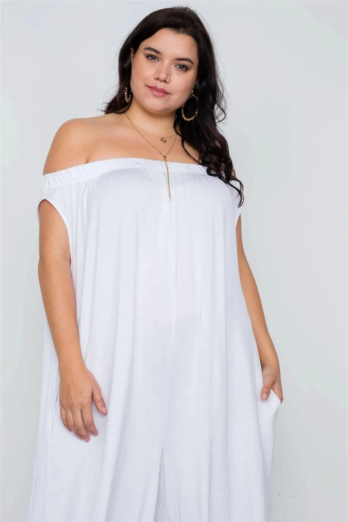 Plus Size White Off-The-Shoulder Loose Fit Jumpsuit / 1-3-3