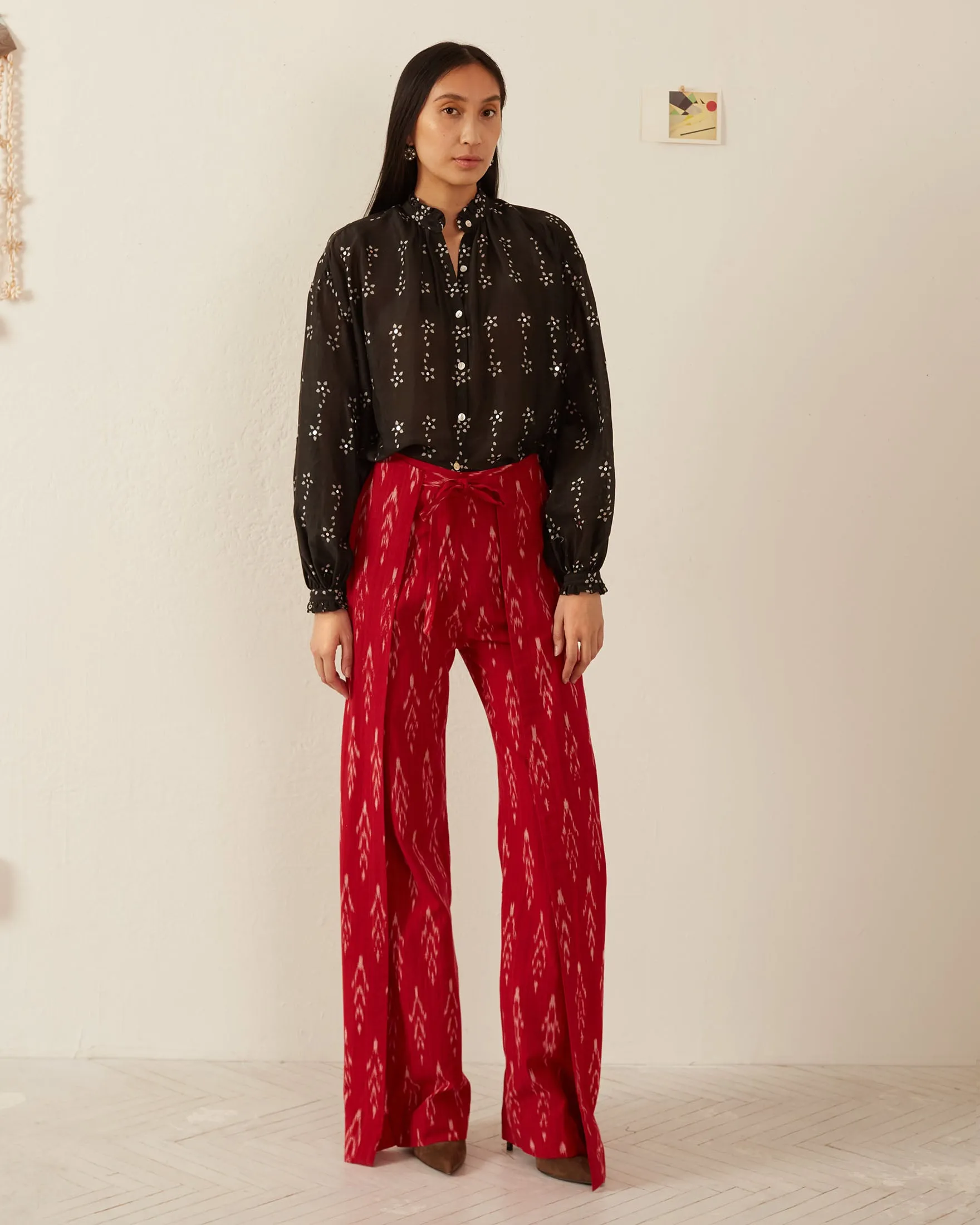 Poet Black Daisy Blouse